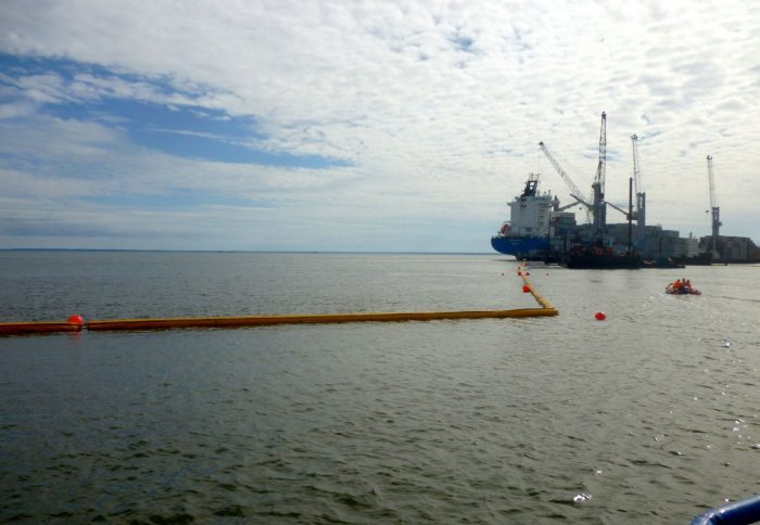 Ecobarrier Silt Curtain, Type III, for nearshore use