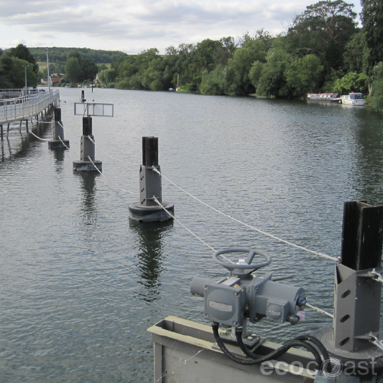 bolina rope safety booms thames united kingdom